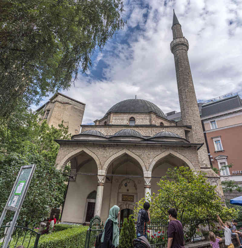 Bosnia y Herzegovina - Sarajevo 55 - mezquita Ferhadija o de Ferhat Pasha.jpg
